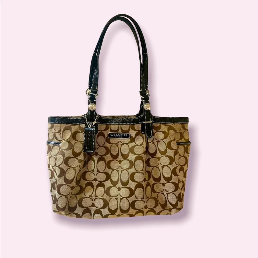 Vintage Coach G1020 F15146 Medium Size Handbag Shoulder Purse Great condition